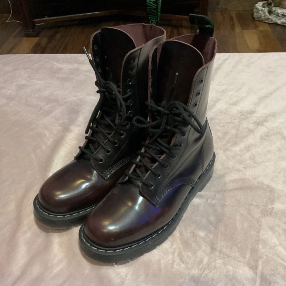 NEVER WORN NPS SOLOVAIR Burgundy Hi-Shine Rub-Off 11 Eye Derby Boot UK 7 (US 9)